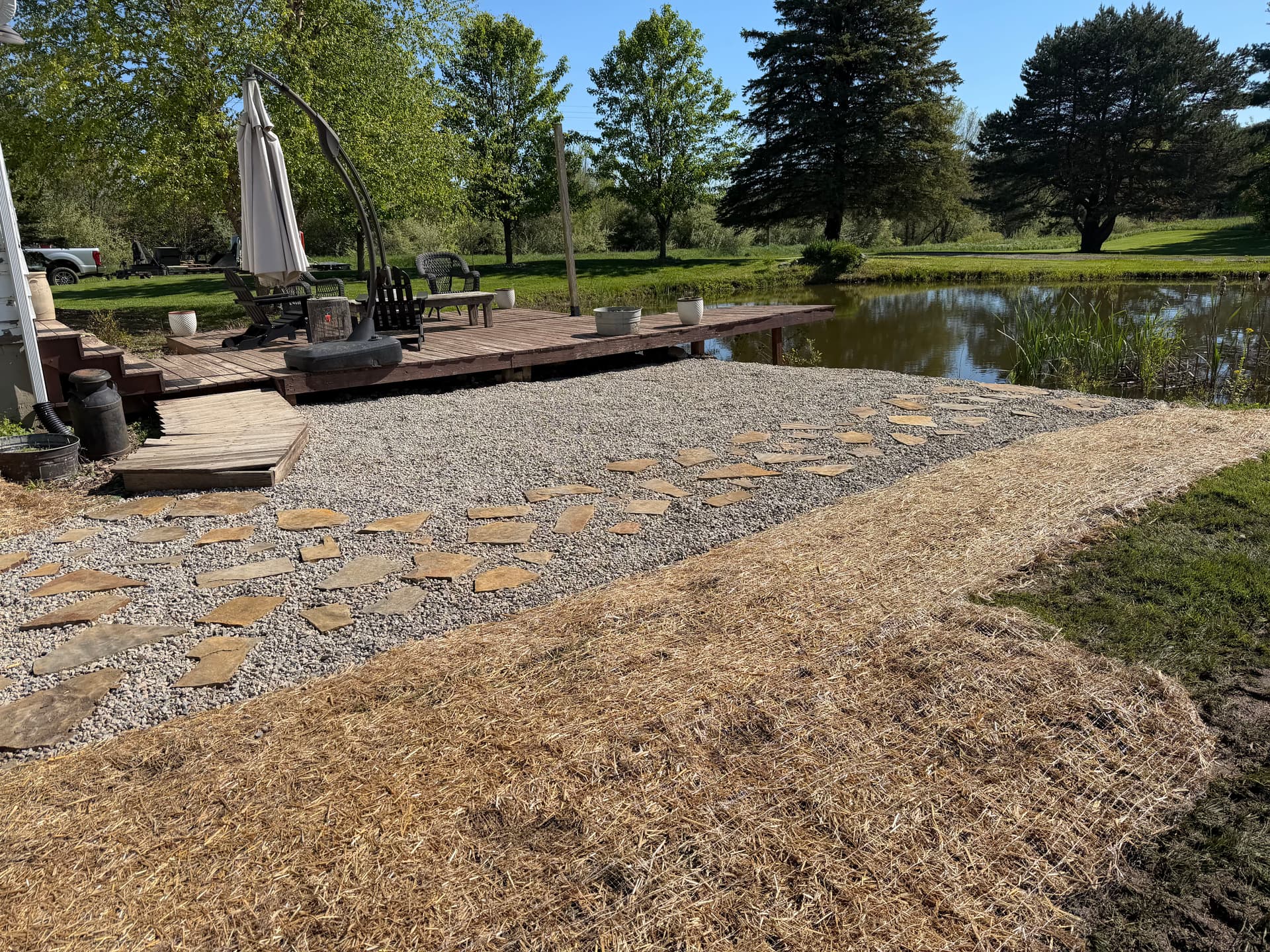 Gallery photos for Flagstone and Gravel Walkway Fixes a Muddy Yard Problem: Image #4