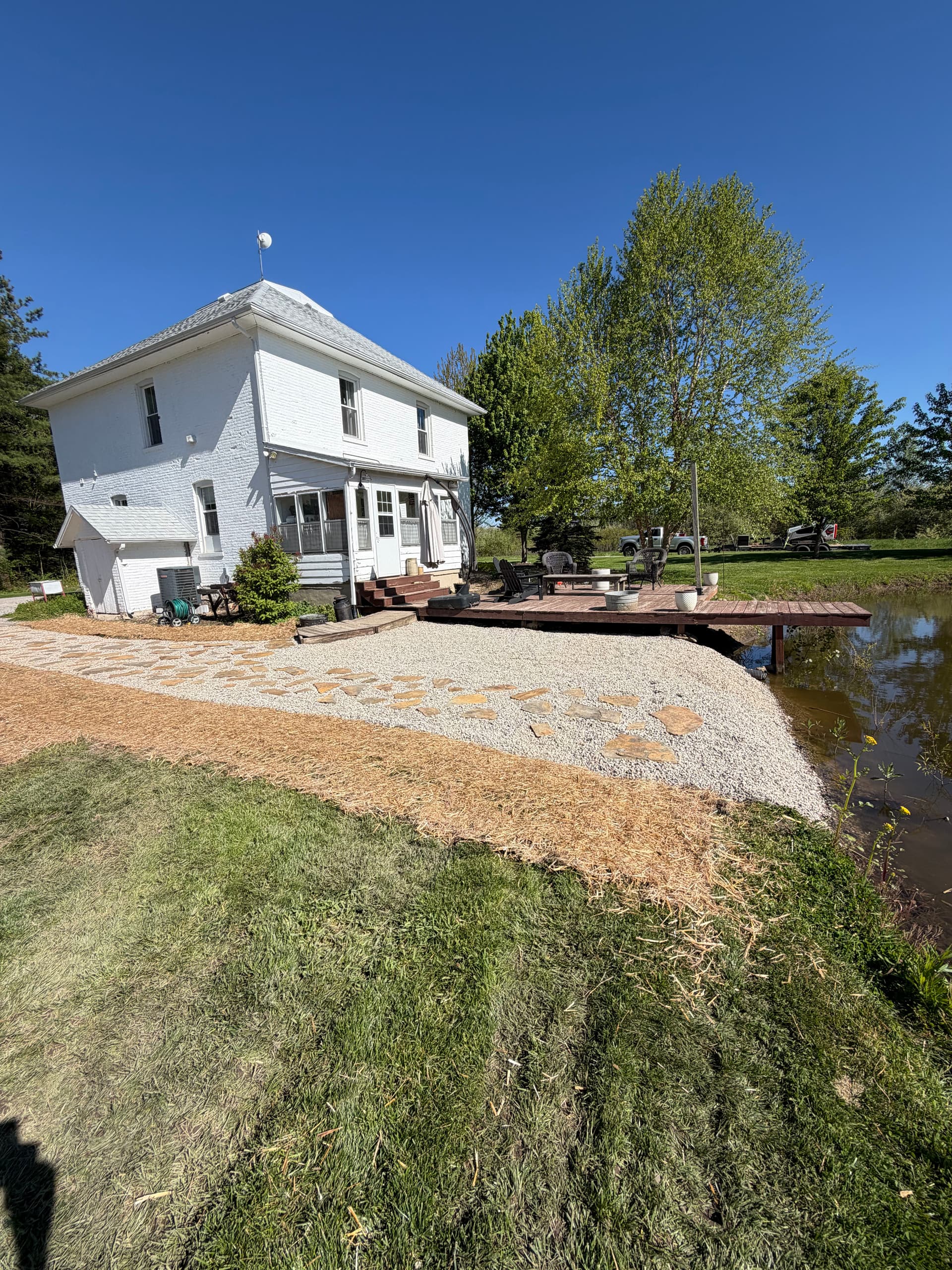 Gallery photos for Flagstone and Gravel Walkway Fixes a Muddy Yard Problem: Image #3